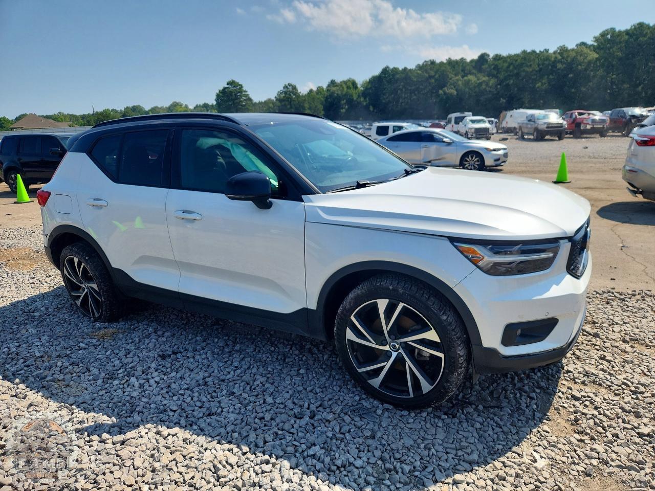 2020 VOLVO XC40 — фото 9