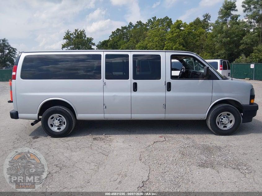 2020 CHEVROLET EXPRESS PASSENGER RWD 3500 EXTENDED WHEELBASE LS — фото 18