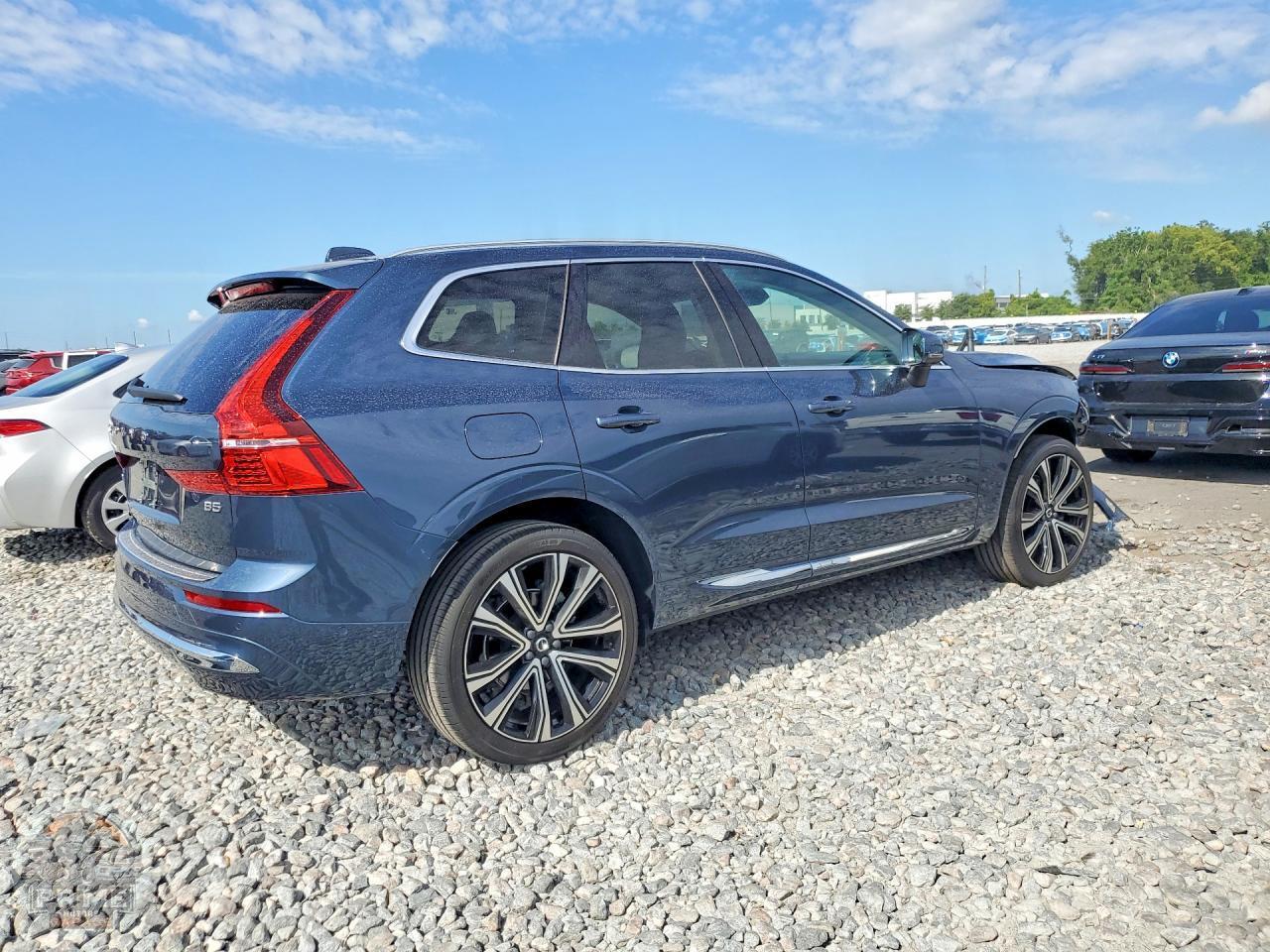 2023 VOLVO XC60 — фото 3