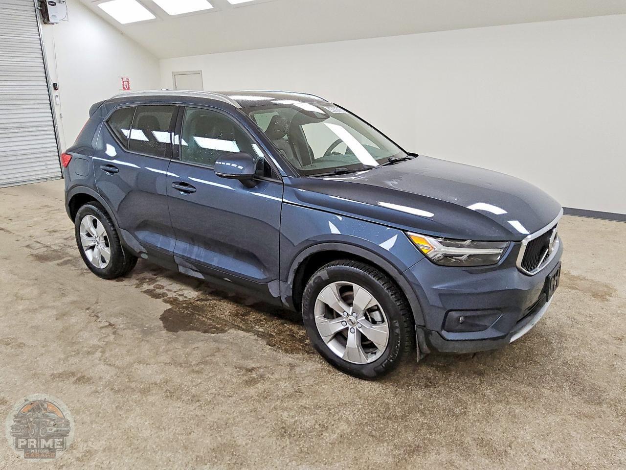 2022 VOLVO XC40 — фото 4