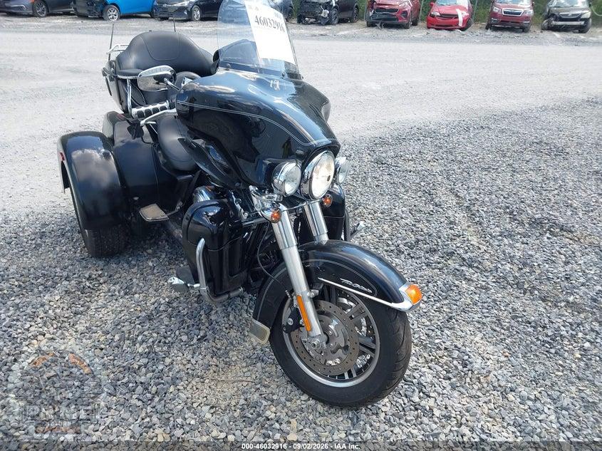 2012 HARLEY-DAVIDSON FLHTCUTG (TRI GLIDE ULTRA CLASSIC) TRI GLIDE ULTRA CLASSIC — фото 1