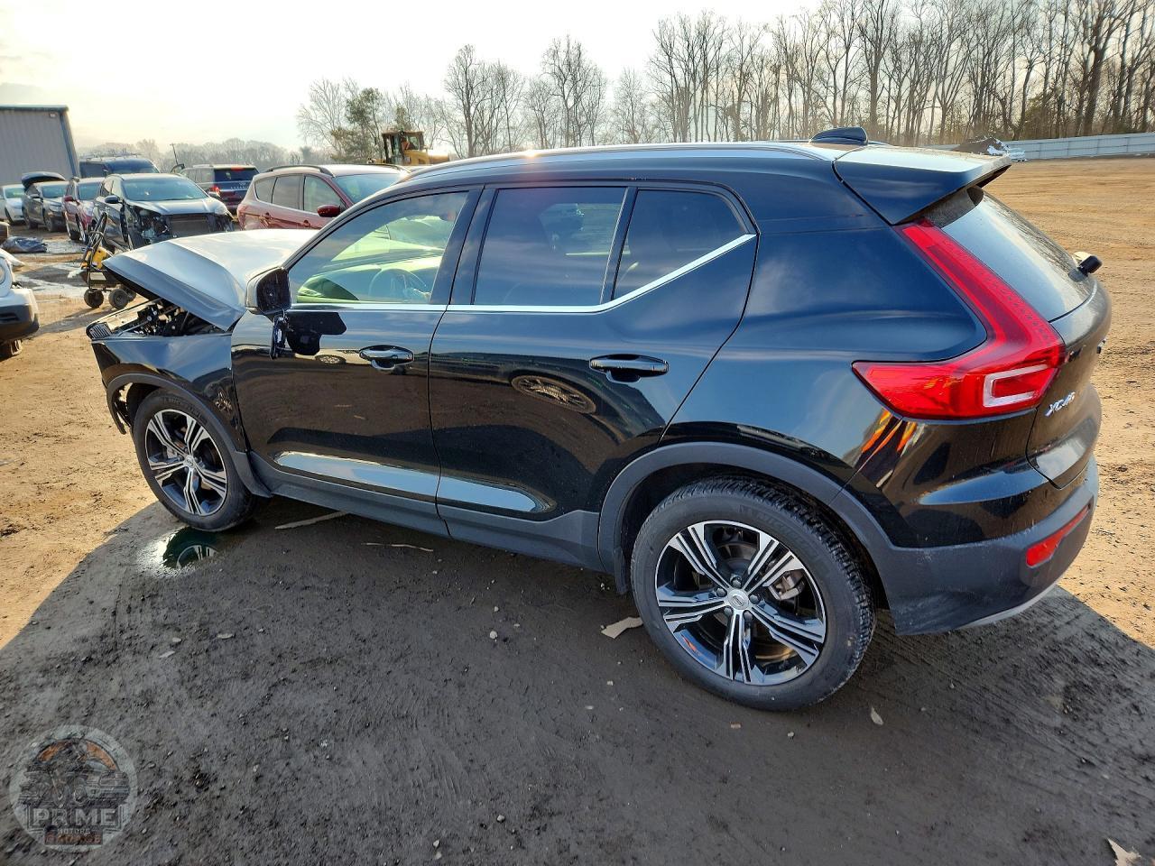 2021 VOLVO XC40 — фото 2
