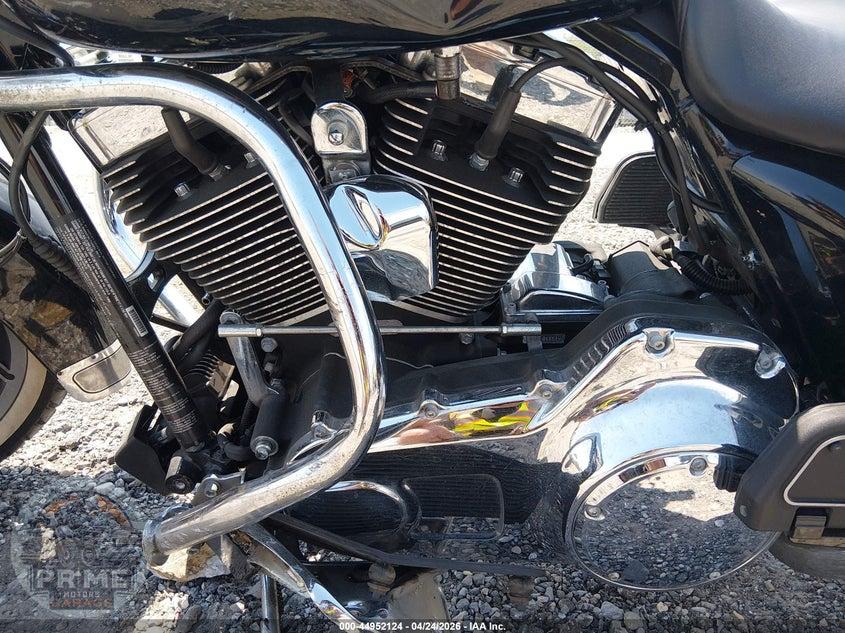 2015 HARLEY-DAVIDSON FLHR (ROAD KING) ROAD KING — фото 9