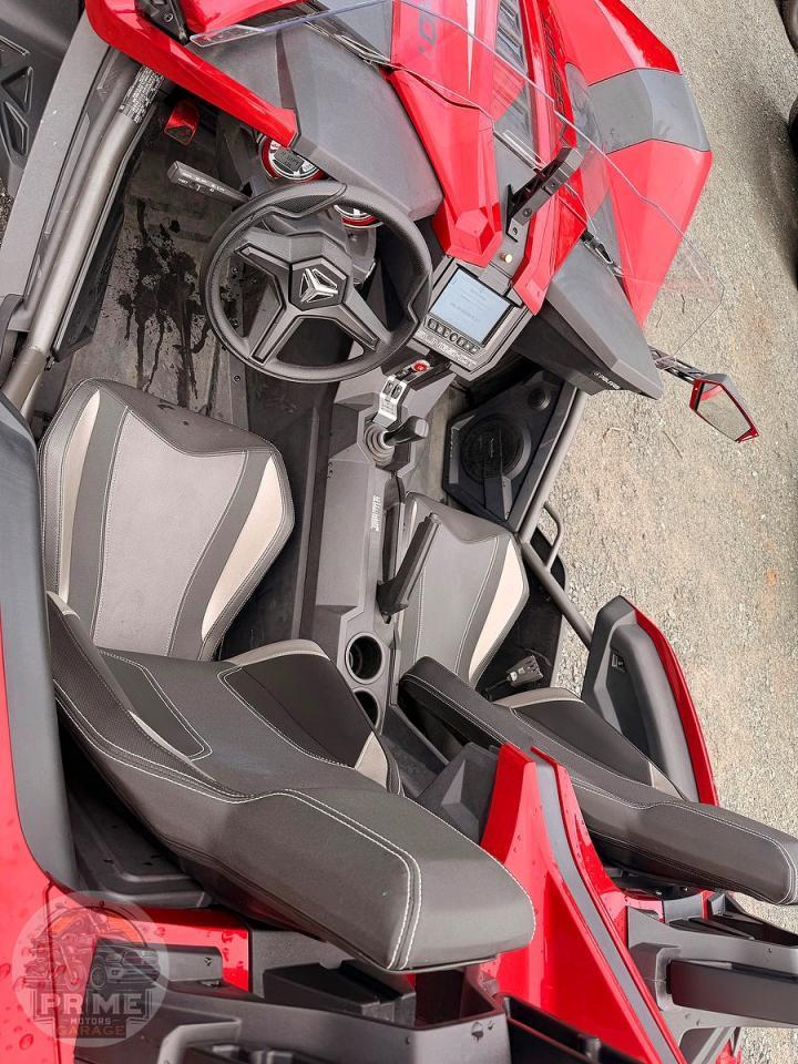 2018 POLARIS SLINGSHOT — фото 26