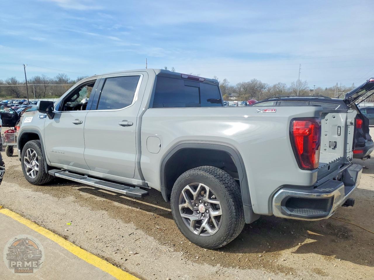 2025 GMC SIERRA — фото 2