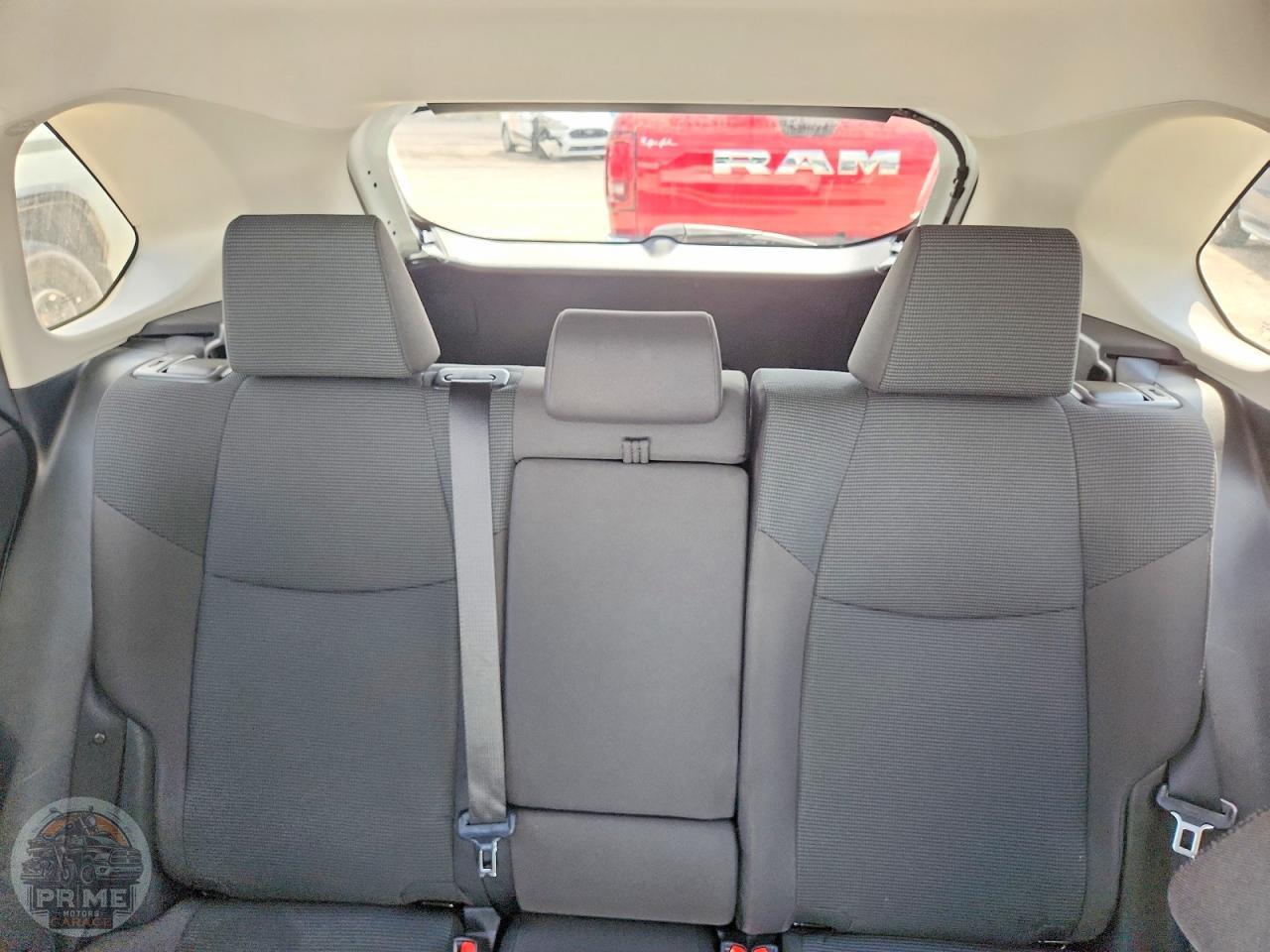 2025 TOYOTA RAV4 — фото 10