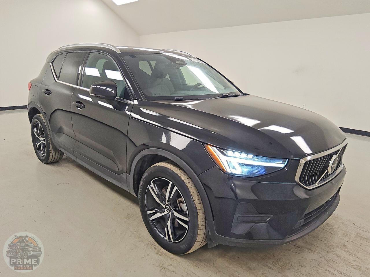 2025 VOLVO XC40 — фото 4
