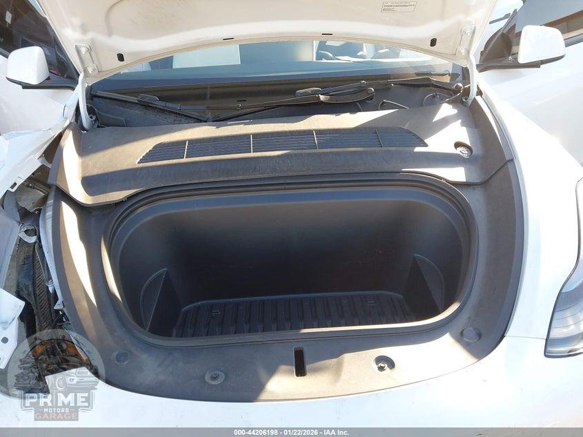 2024 TESLA MODEL Y PERFORMANCE DUAL MOTOR ALL-WHEEL DRIVE — фото 10