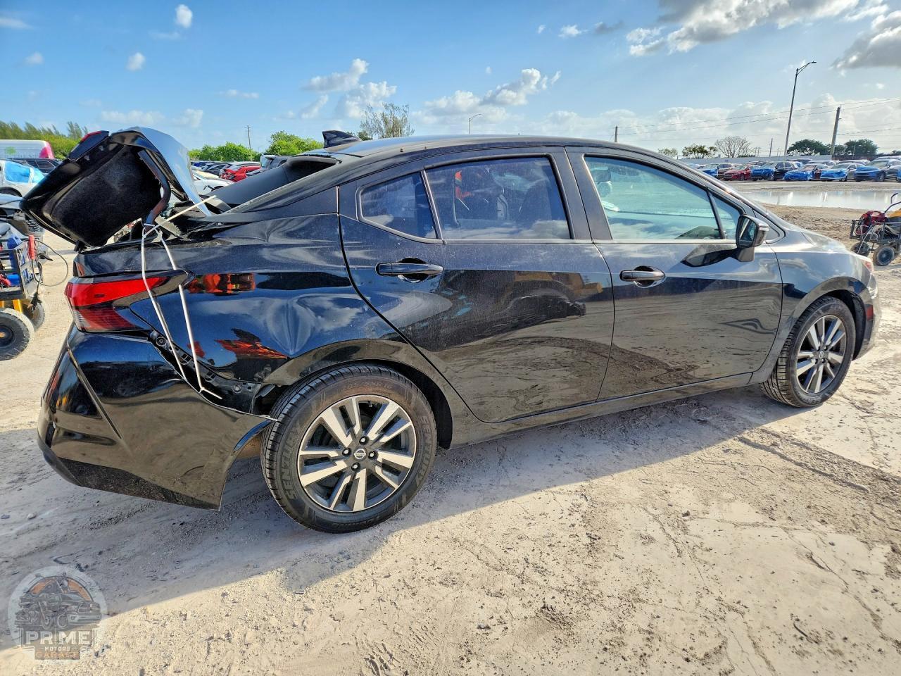 2021 NISSAN VERSA — фото 3