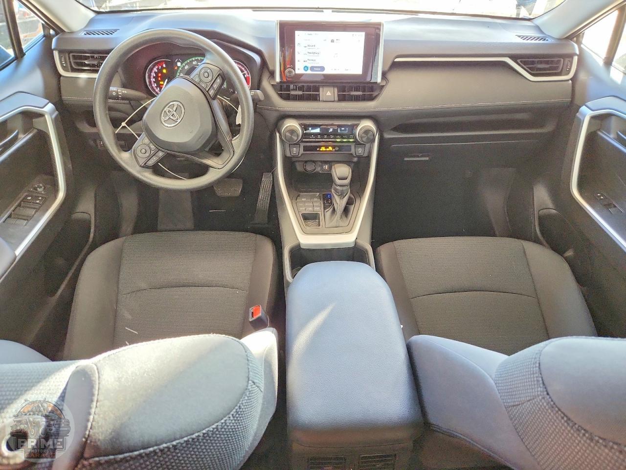 2025 TOYOTA RAV4 — фото 8