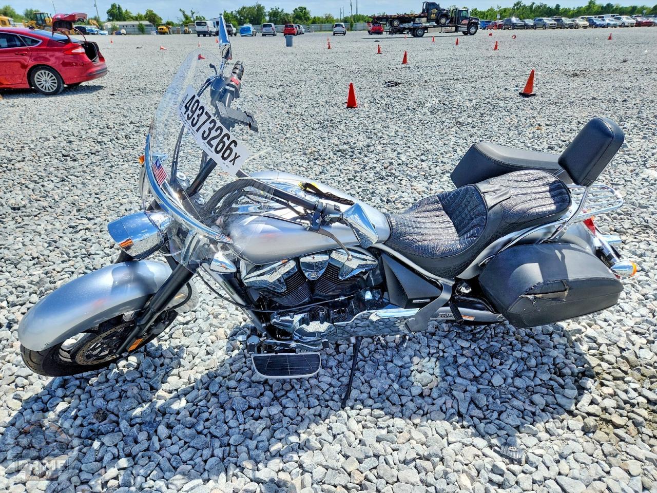 2014 HONDA VT1300 — фото 3