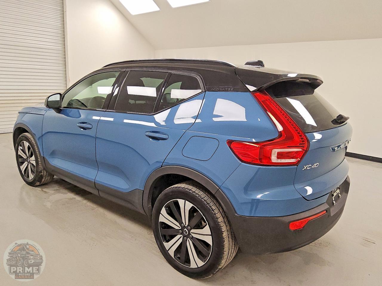 2023 VOLVO XC40 — фото 2