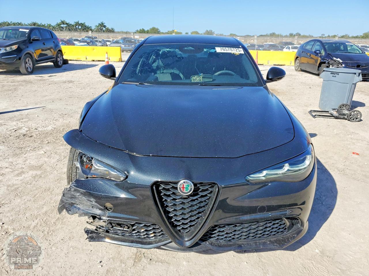 2025 ALFA ROMEO GIULIA — фото 5