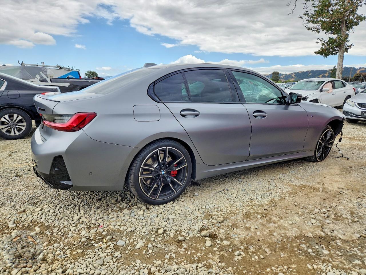 2025 BMW 3 SERIES — фото 3