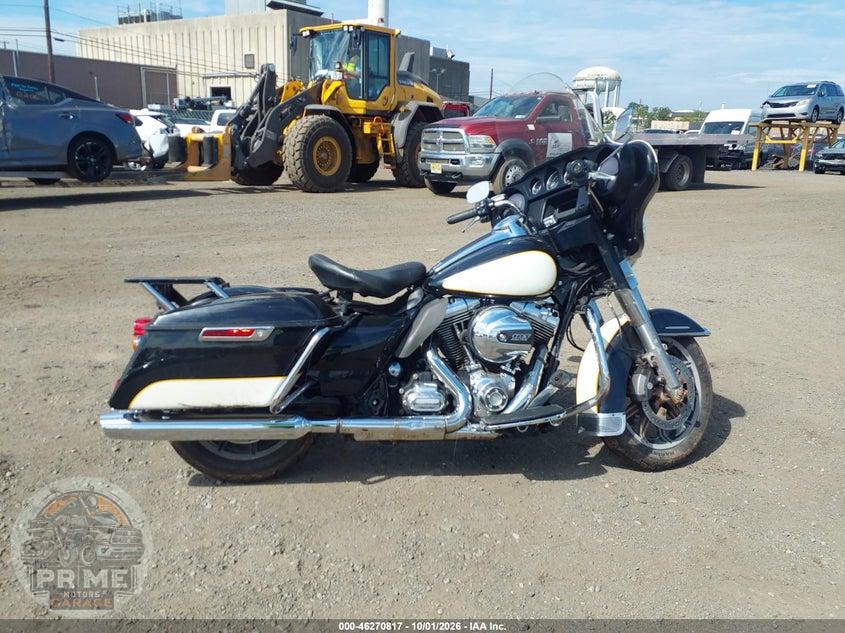 2016 HARLEY-DAVIDSON FLHTP (POLICE ELECTRA GLIDE) POLICE ELECTRA GLIDE — фото 12