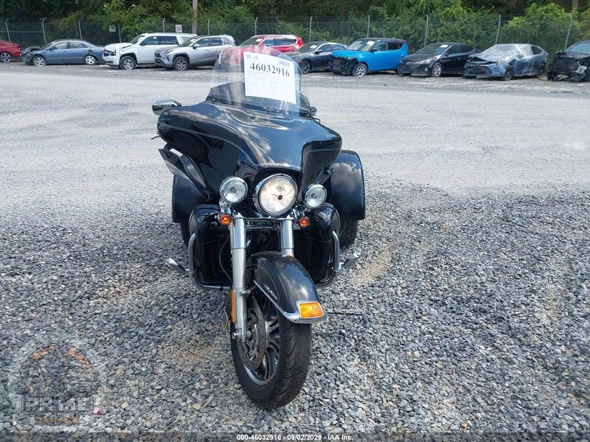 2012 HARLEY-DAVIDSON FLHTCUTG (TRI GLIDE ULTRA CLASSIC) TRI GLIDE ULTRA CLASSIC — фото 5
