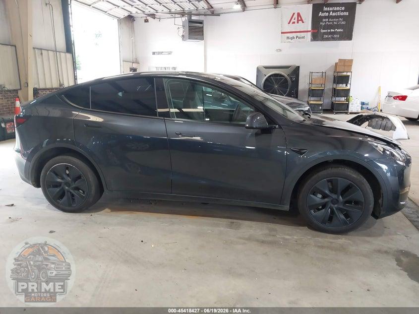 2025 TESLA MODEL Y LONG RANGE DUAL MOTOR ALL-WHEEL DRIVE — фото 13