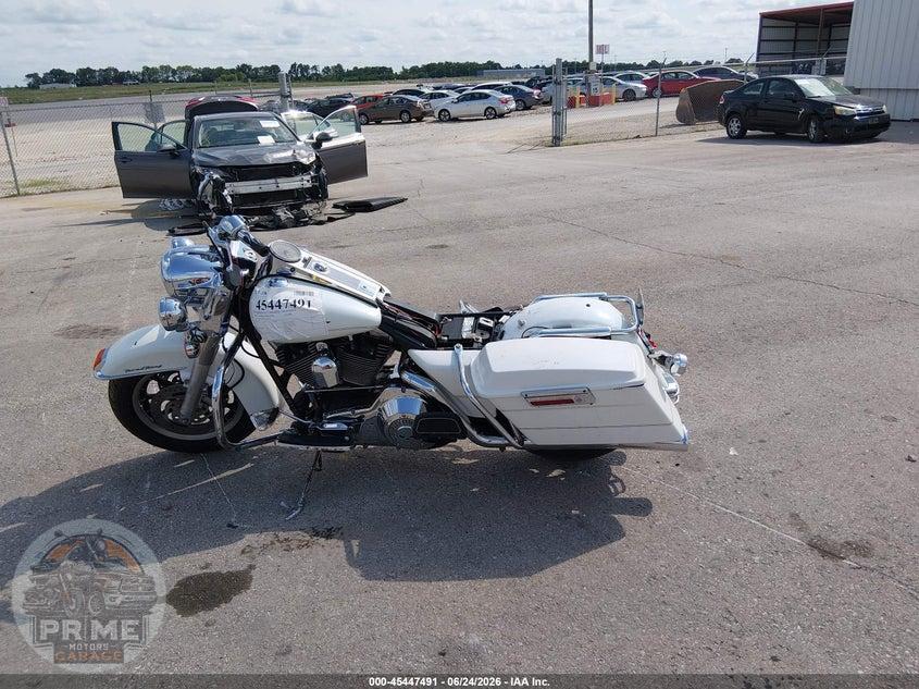 2006 HARLEY-DAVIDSON FLHRI (ROAD KING ) — фото 13