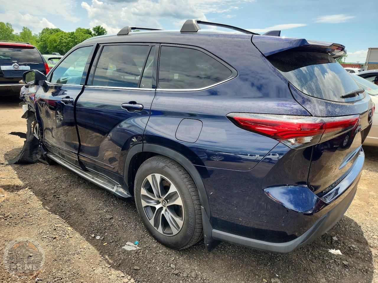 2021 TOYOTA HIGHLANDER — фото 2