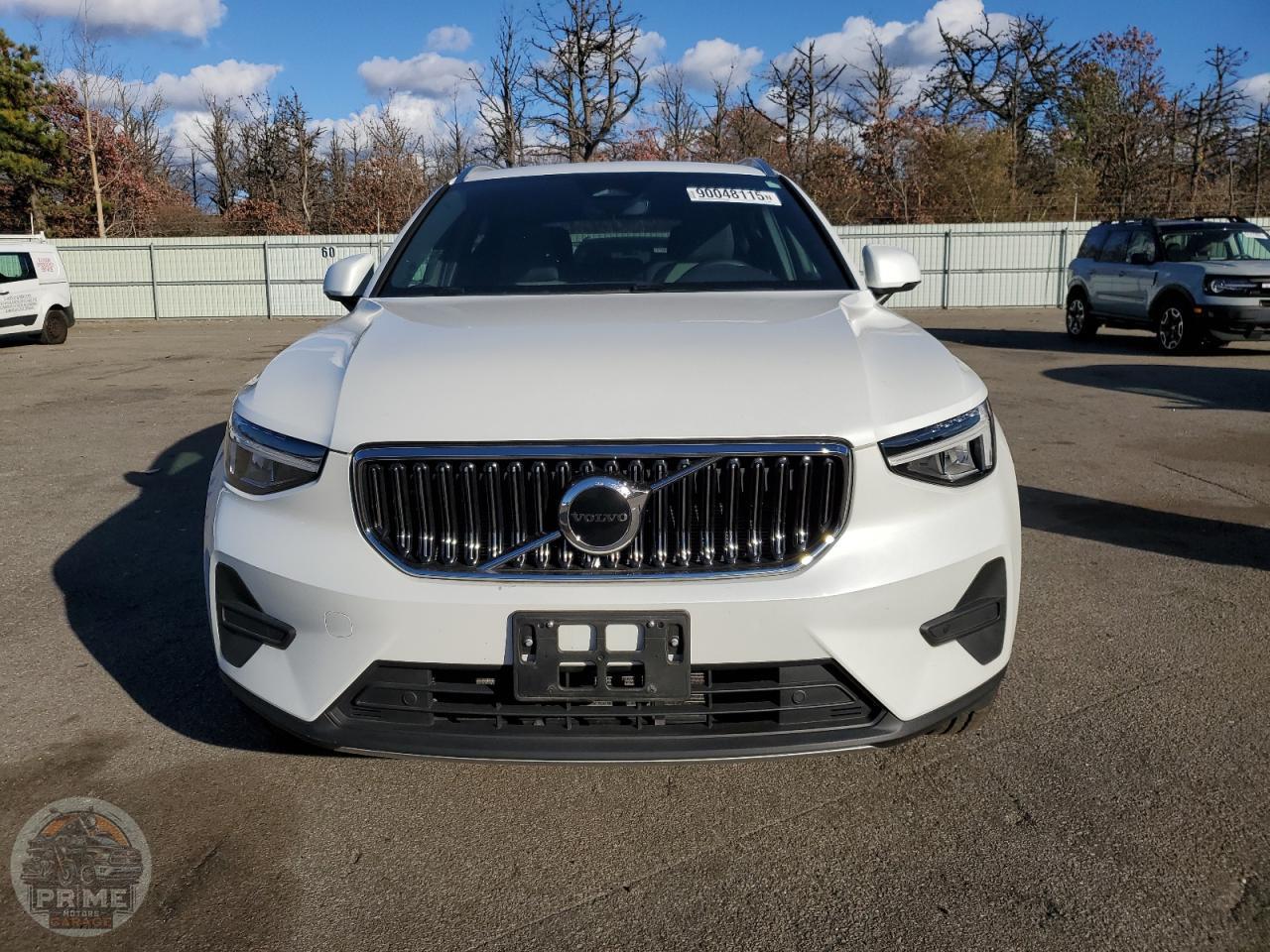 2025 VOLVO XC40 — фото 4