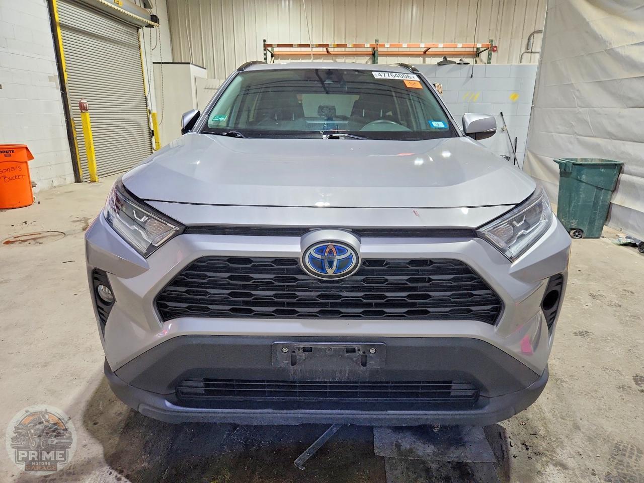 2020 TOYOTA RAV4 — фото 5