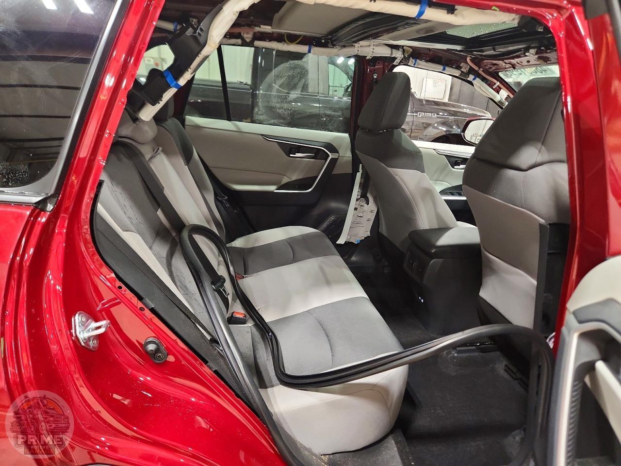 2025 TOYOTA RAV4 — фото 11
