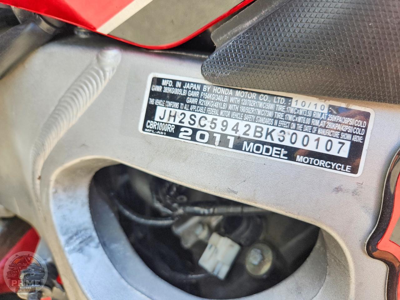 2011 HONDA CBR1000 — фото 8