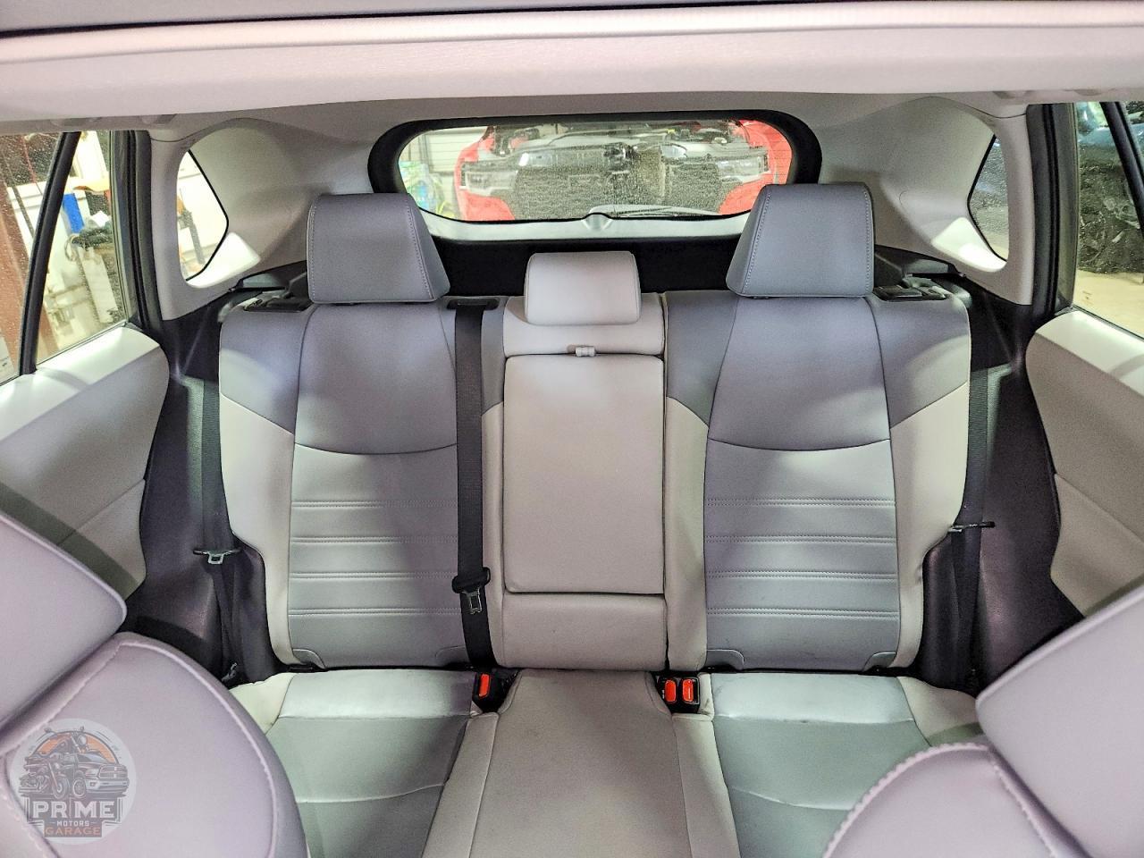 2025 TOYOTA RAV4 — фото 10