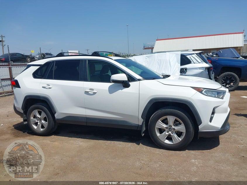 2019 TOYOTA RAV4 XLE — фото 13