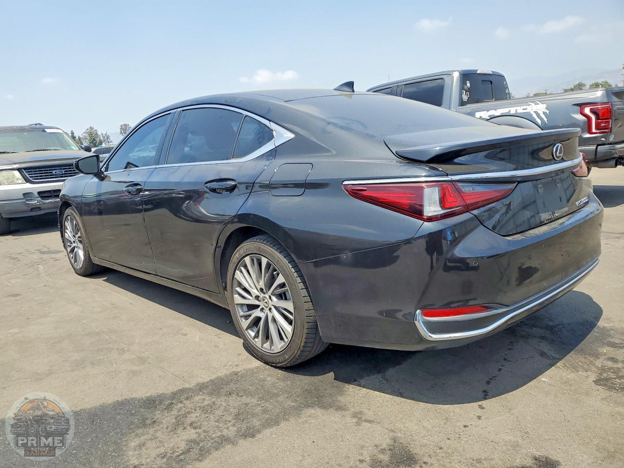 2021 LEXUS ES — фото 2