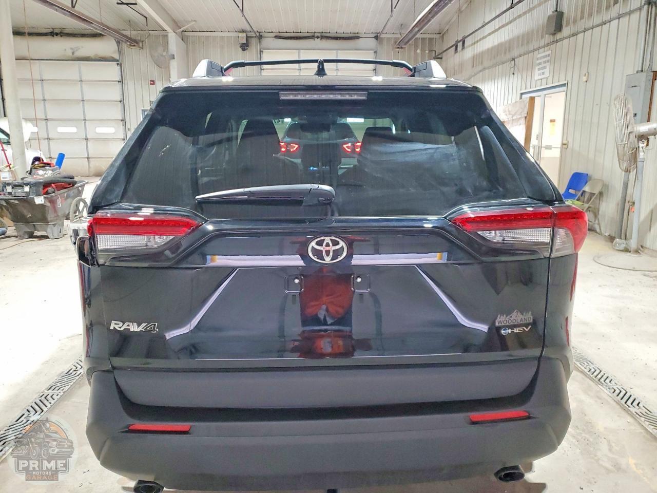 2025 TOYOTA RAV4 — фото 12