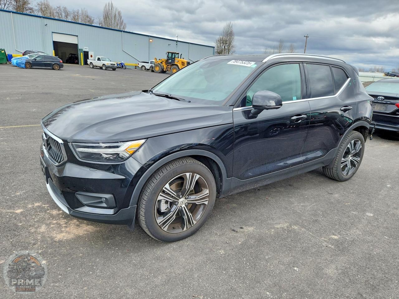 2021 VOLVO XC40 — фото 1