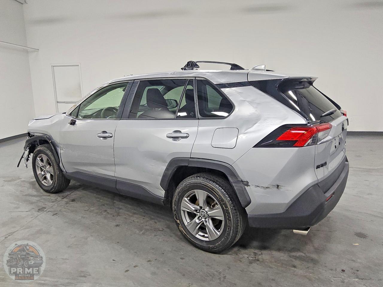 2025 TOYOTA RAV4 — фото 2
