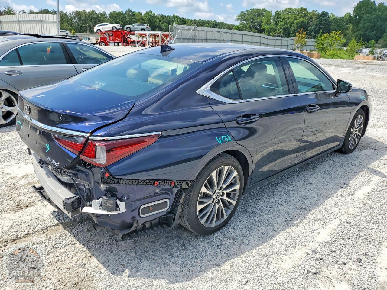 2021 LEXUS ES — фото 3