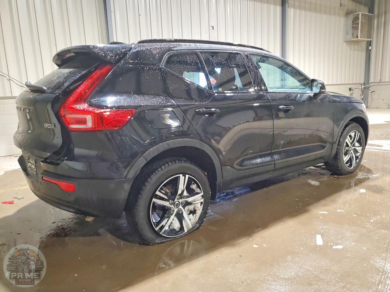 2024 VOLVO XC40 — фото 2