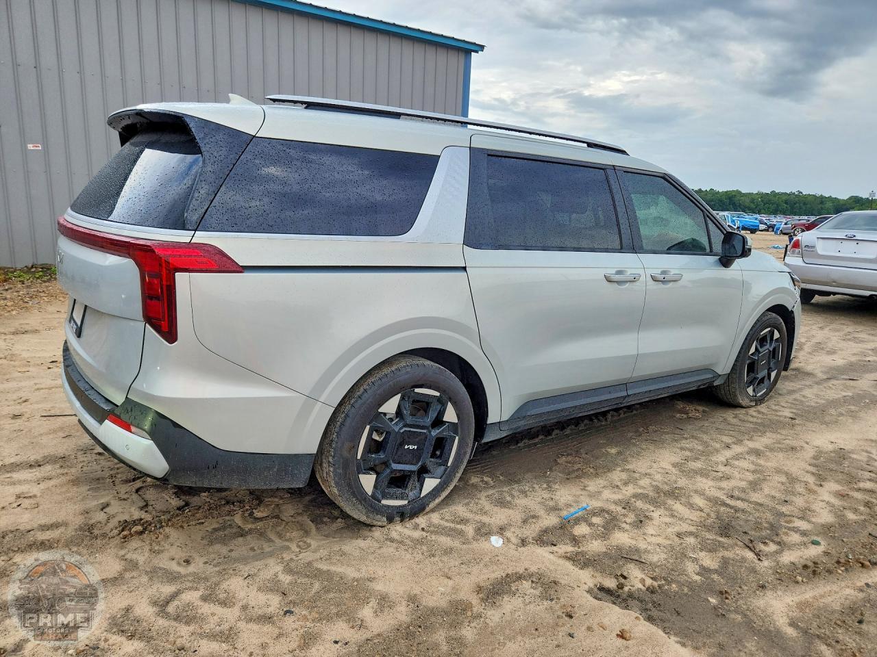 2025 KIA CARNIVAL — фото 3