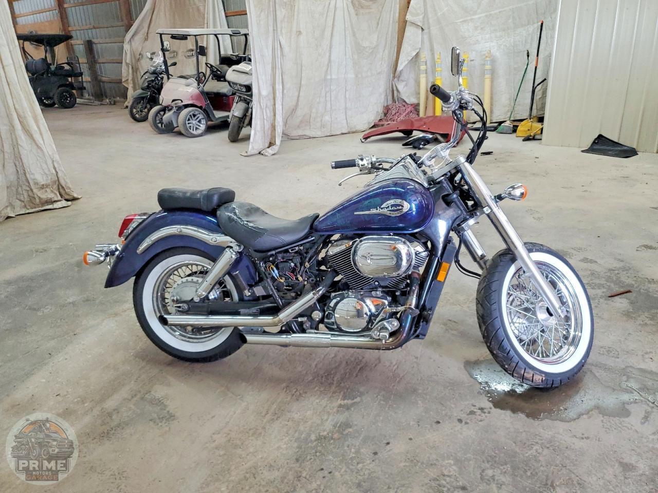 2002 HONDA VT750 — фото 1