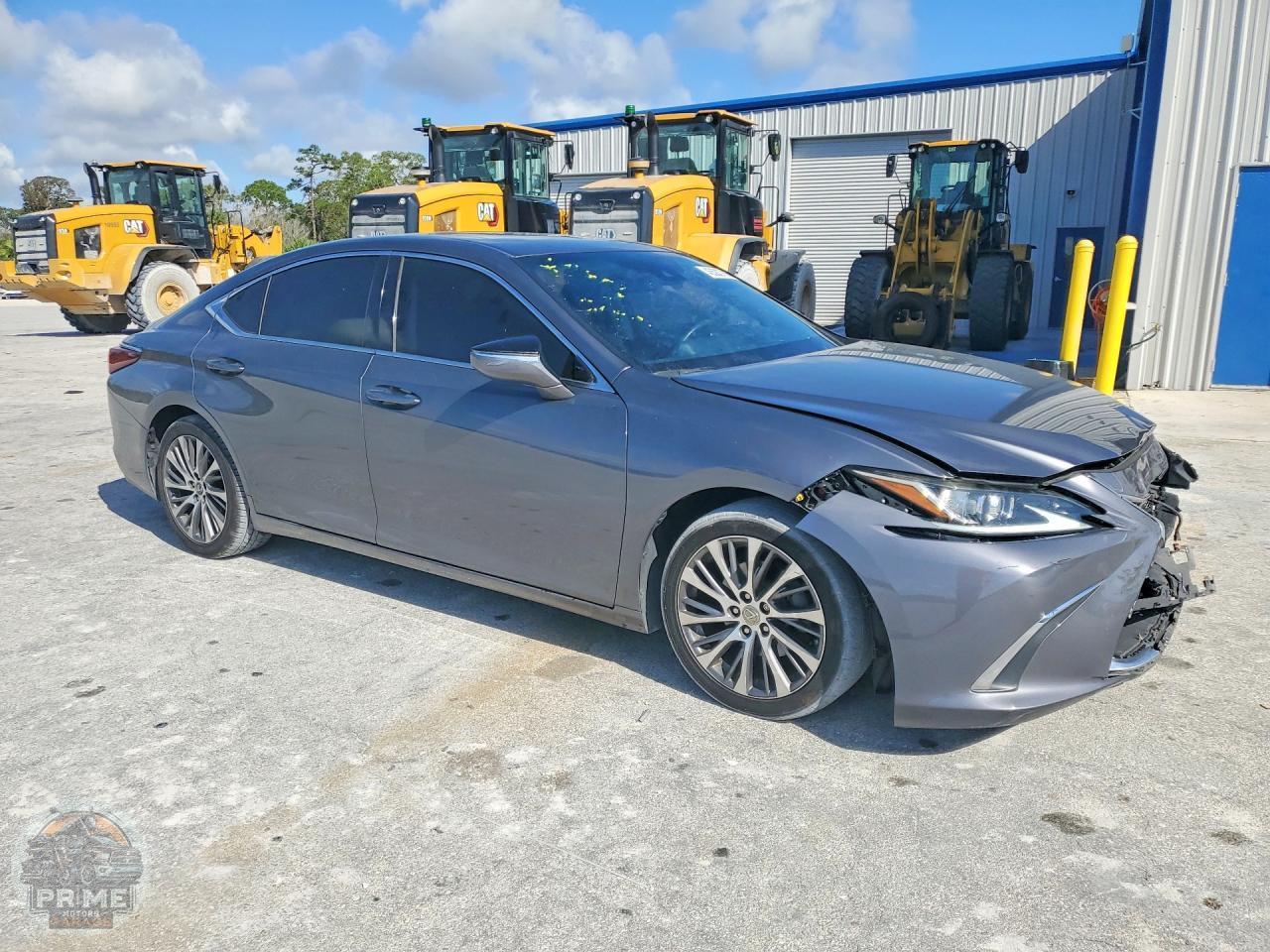2021 LEXUS ES — фото 4