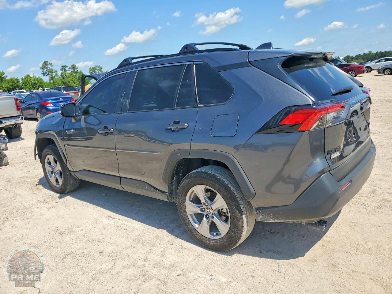 2025 TOYOTA RAV4 — фото 2