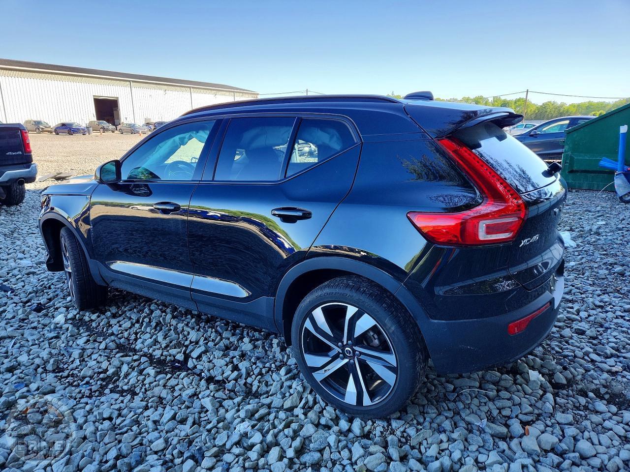 2024 VOLVO XC40 — фото 2