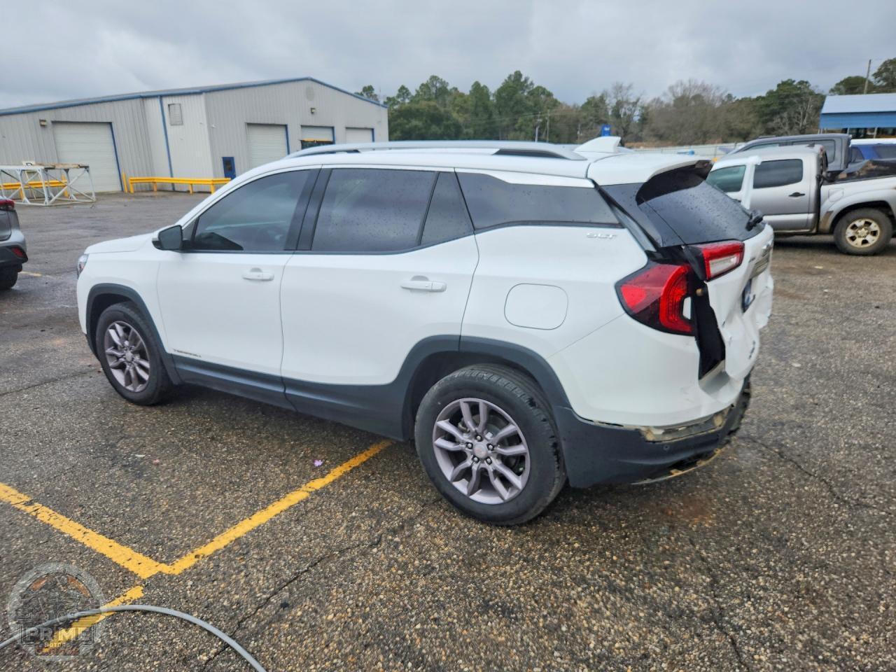 2023 GMC TERRAIN — фото 2