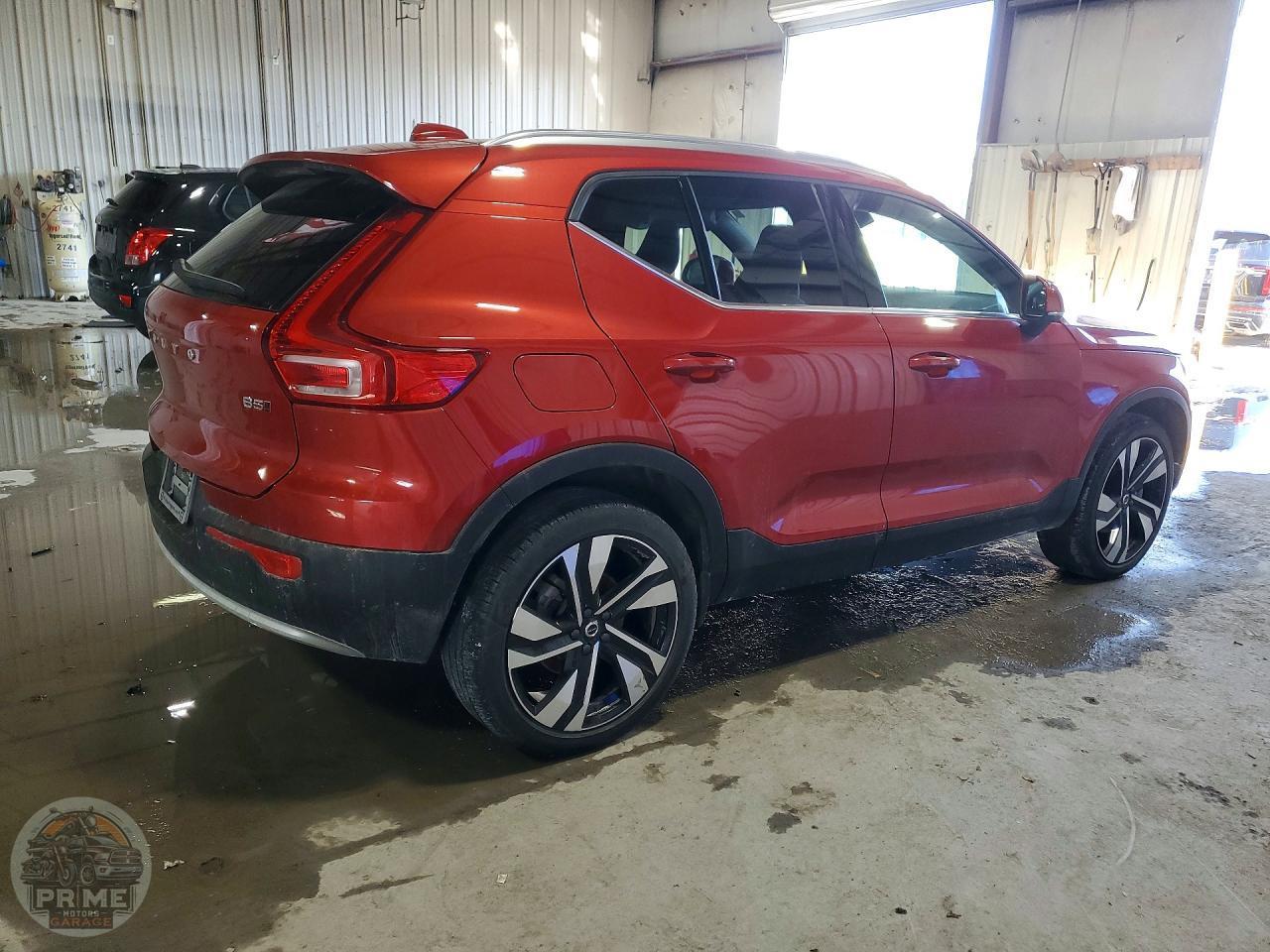 2024 VOLVO XC40 — фото 3