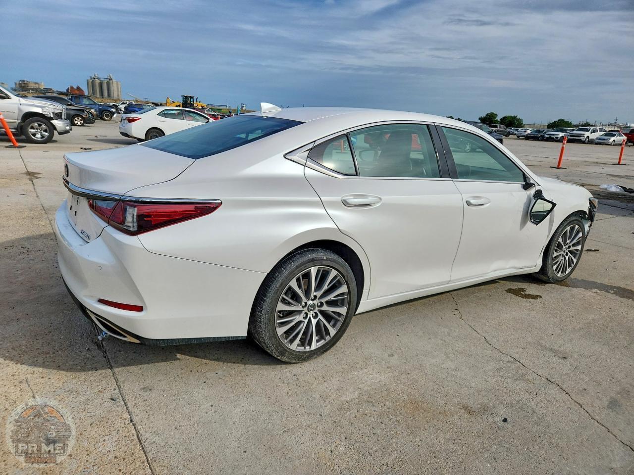 2020 LEXUS ES — фото 3