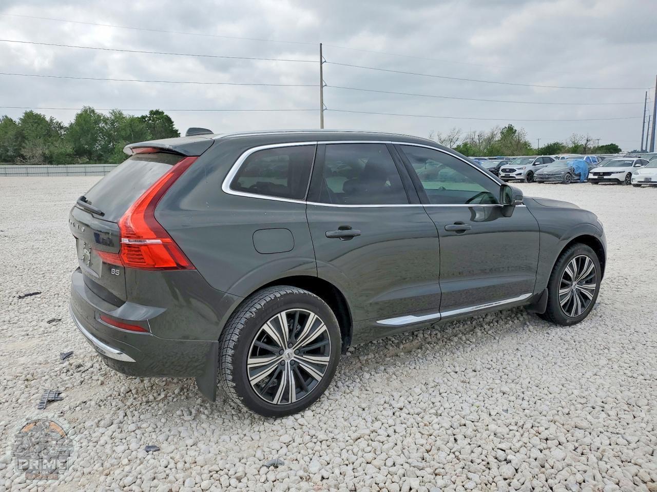 2022 VOLVO XC60 — фото 3