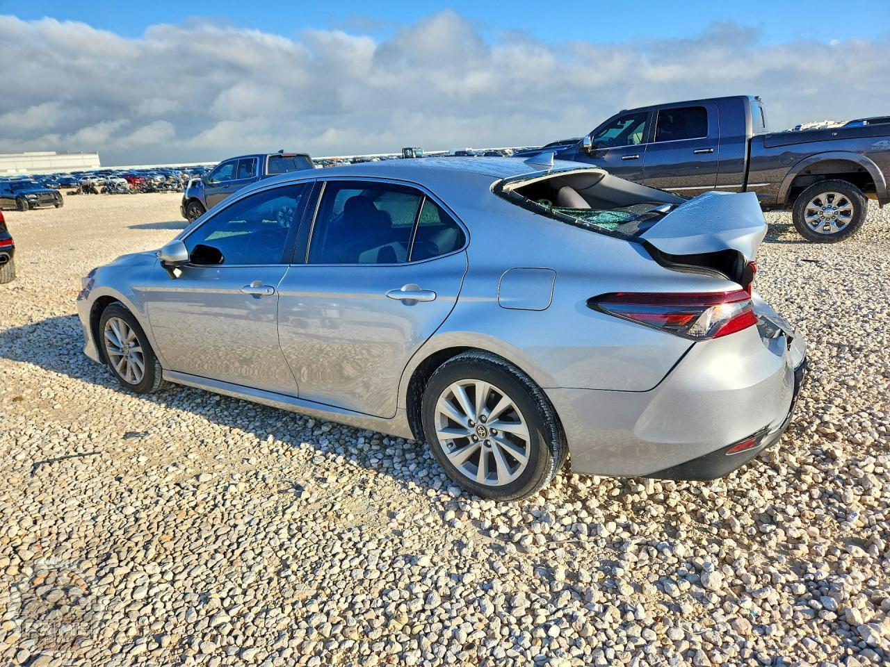 2021 TOYOTA CAMRY — фото 2