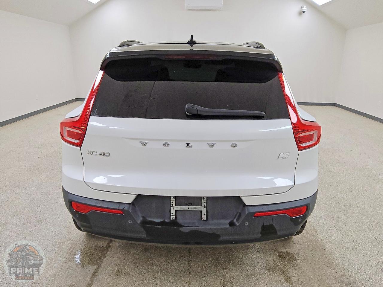 2021 VOLVO XC40 — фото 9