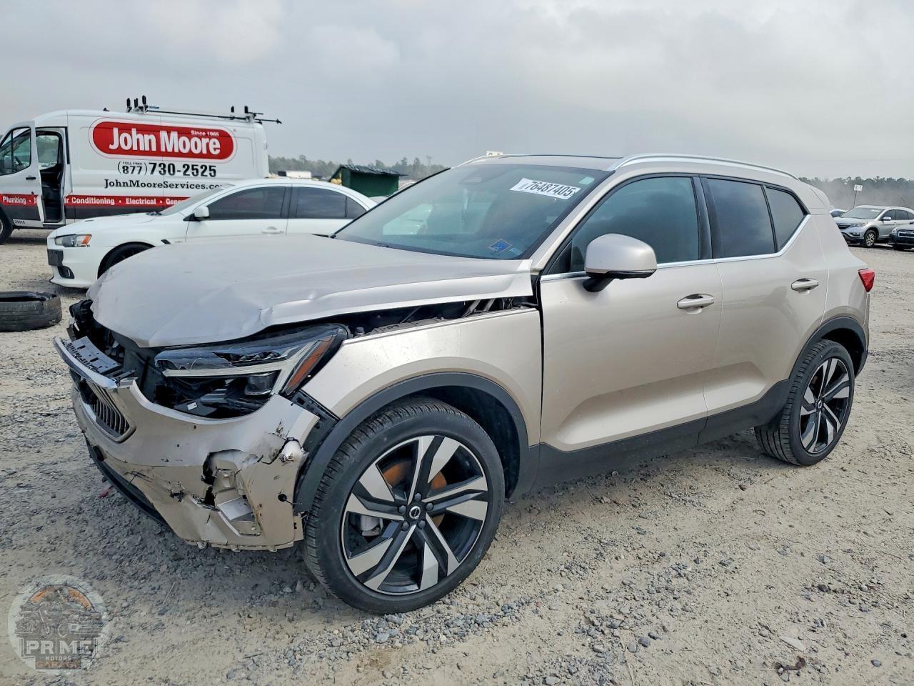 2023 VOLVO XC40 — фото 1