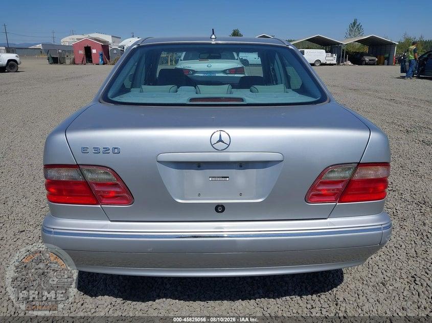 2000 MERCEDES-BENZ E 320 — фото 16