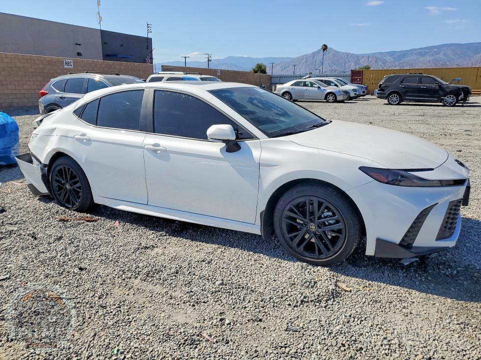 2026 TOYOTA CAMRY — фото 4