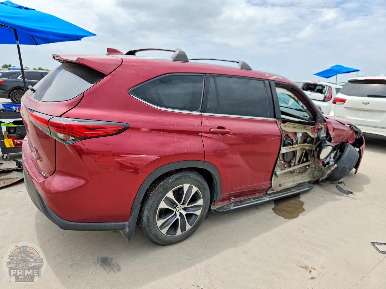 2021 TOYOTA HIGHLANDER — фото 3